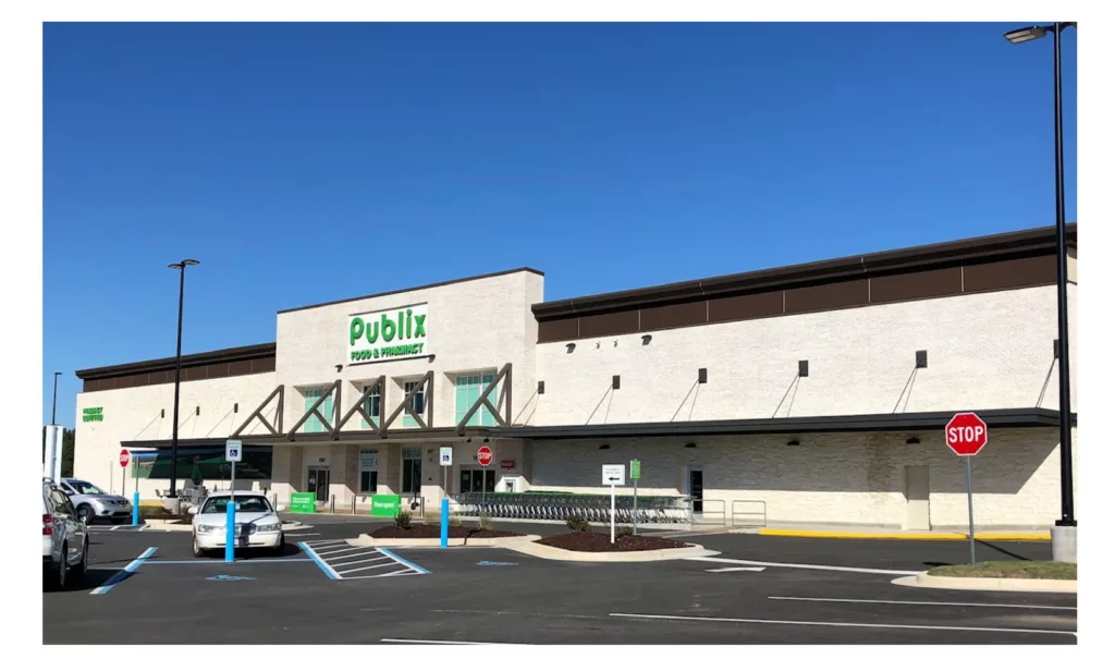 Clift Farm Publix exterior from right side of lot