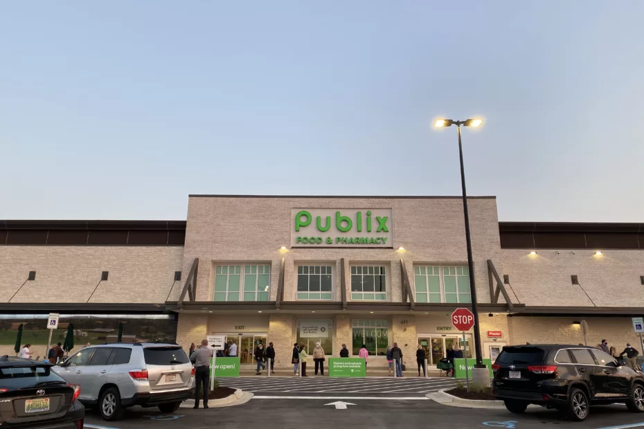 Clift Farm Publix front and center from parking lot